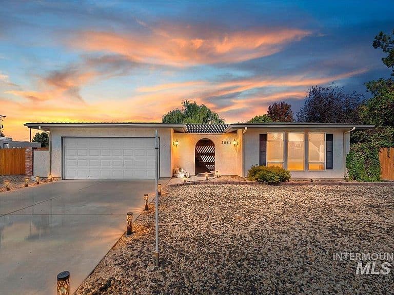 3854 S Rushmore Way photo 1
