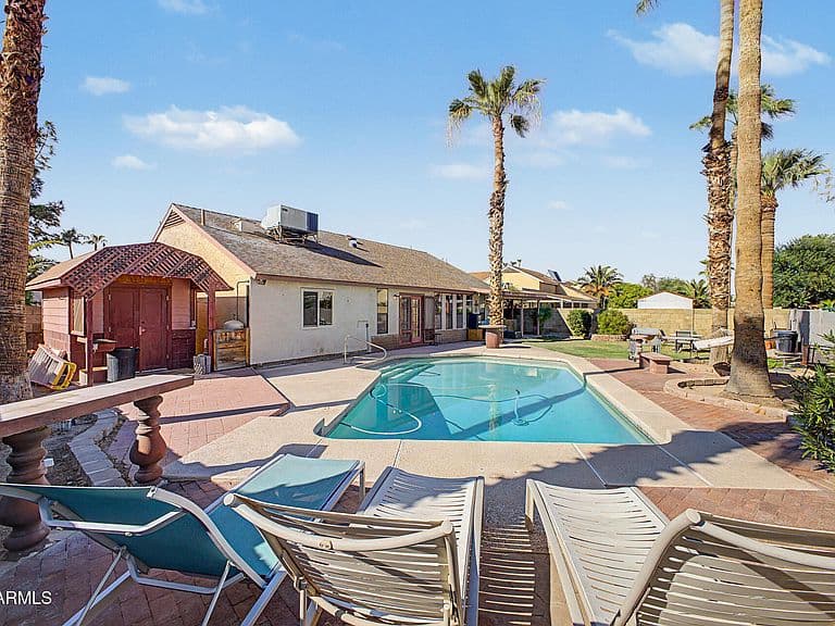 1409 E STEPHENS Drive photo 1