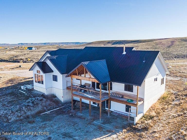 1282 Paradise Rd photo 3