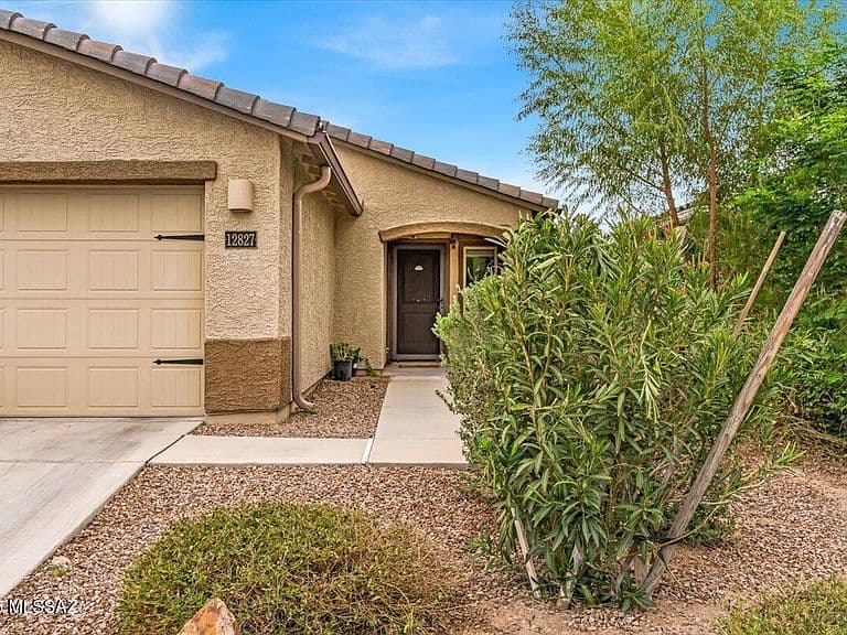 12827 N Peony Dr photo 2