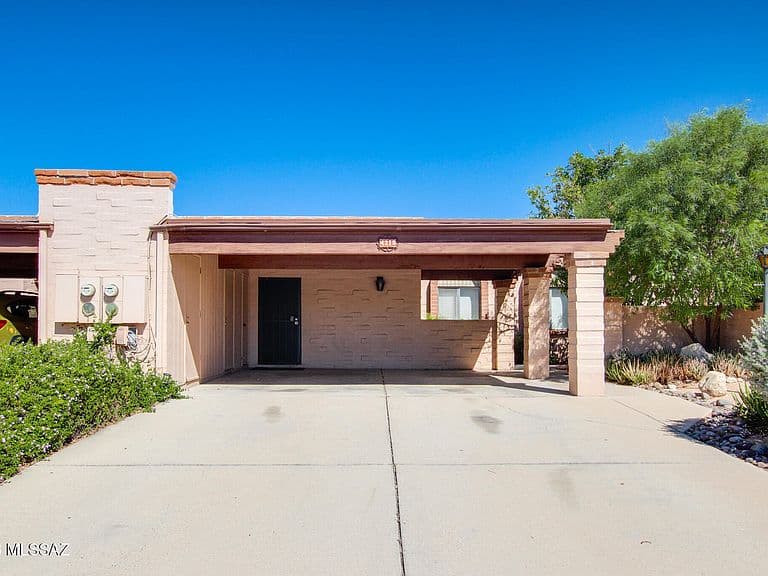 4215 E Presidio Rd photo 5