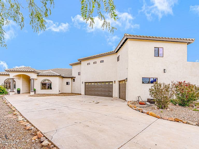 1792 Tuscany Ct photo 3