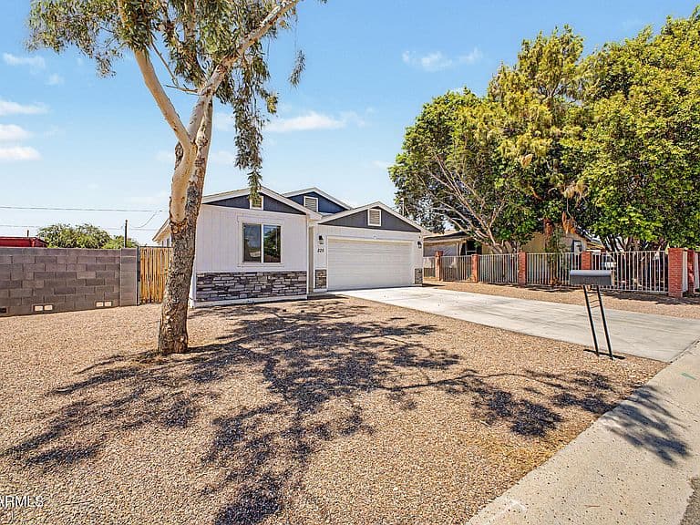 526 S CRISMON Road photo 3