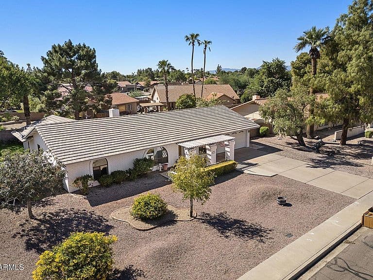 1163 E VINEDO Lane photo 1