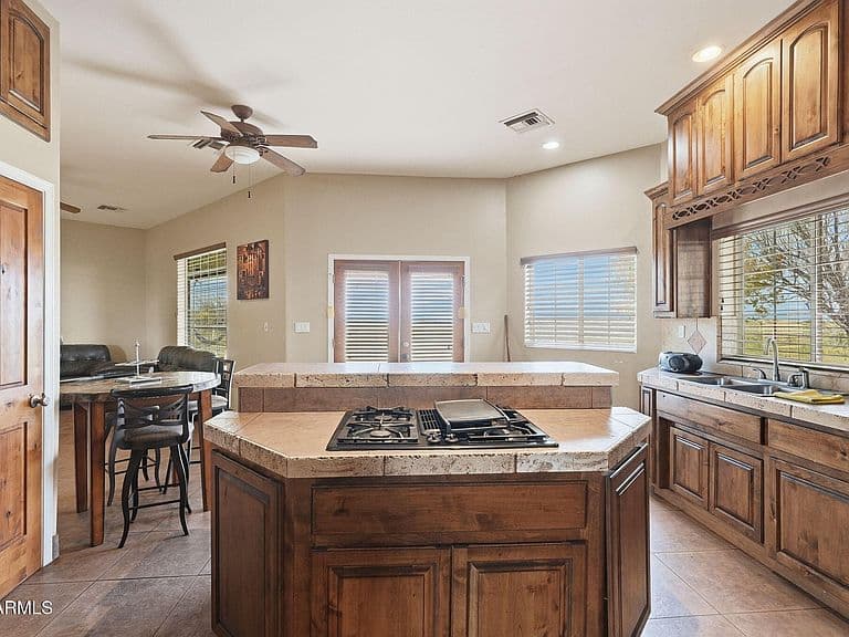 32025 W Marsh Rd photo 4