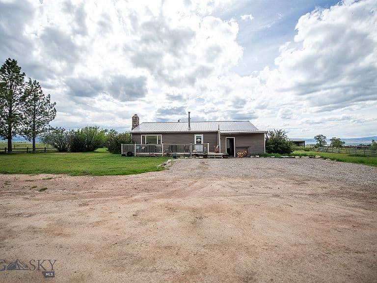 1 Carkeek Ln photo 3