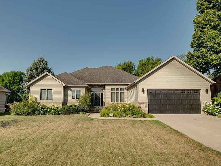 431 Clearview Ct photo 4