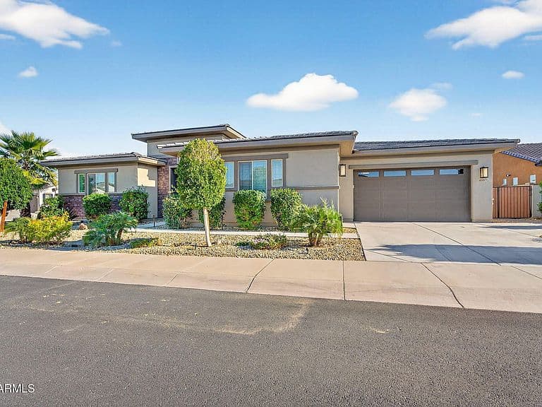 4687 N 181st Dr photo 3