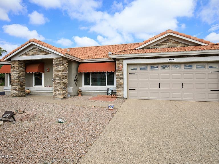 1602 E PALM BEACH Drive photo 1