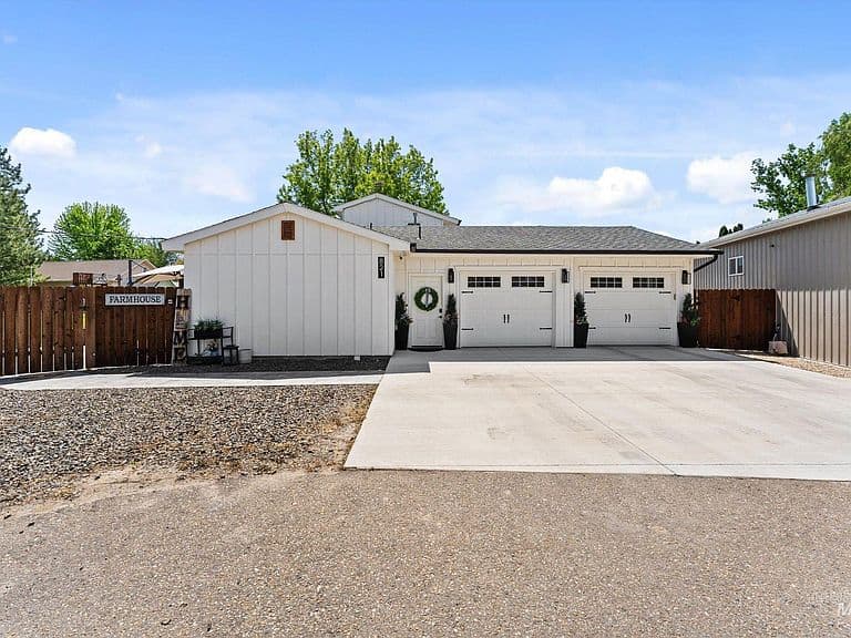 821 S Cove Ln photo 4