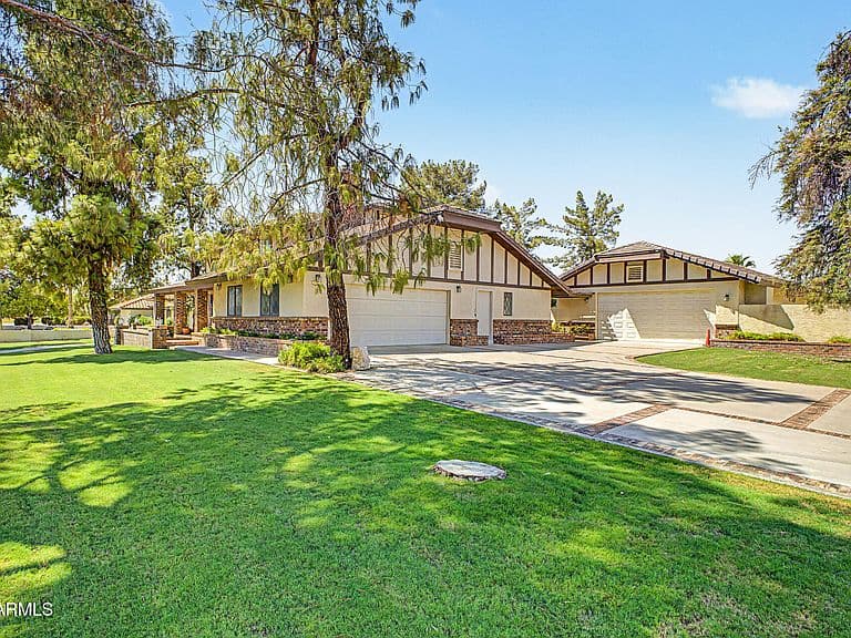 4122 W PARADISE Lane photo 4