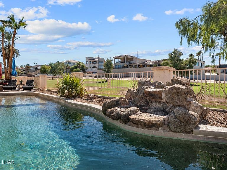 2390 Hogan Ln photo 2