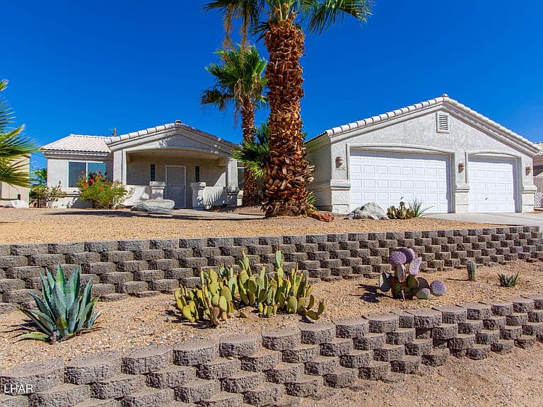 2975 Caravelle Dr photo 1