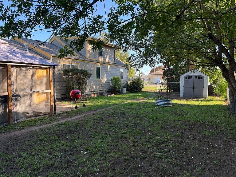 320 E Watertown St photo 5