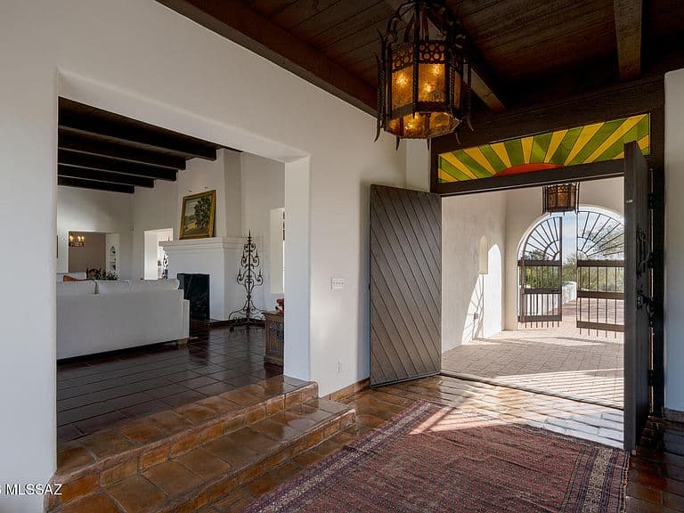 5055 N Calle La Vela photo 4