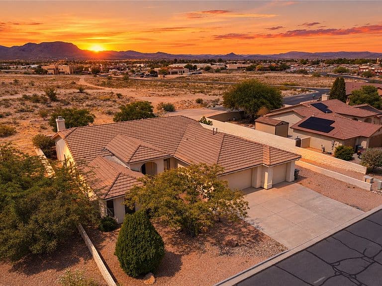 2281 Mesa Drive photo 1