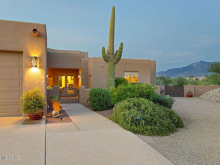 8701 E Tumbling H Ranch Pl photo 4