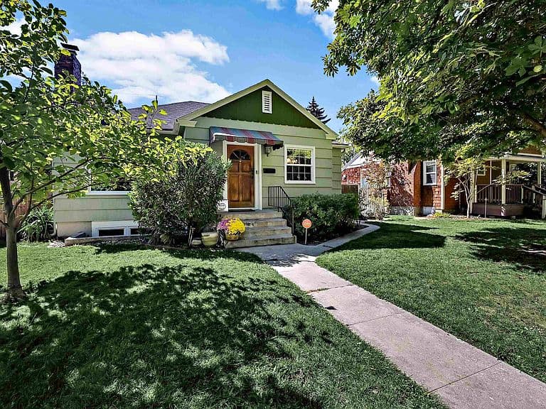2623 W Ellis Ave photo 2