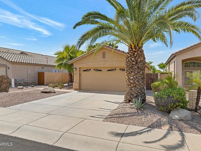 1819 W BROOKWOOD Court photo 3