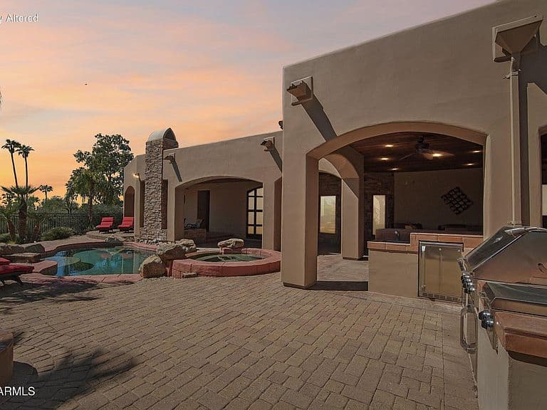 9413 E La Posada Circle photo 4