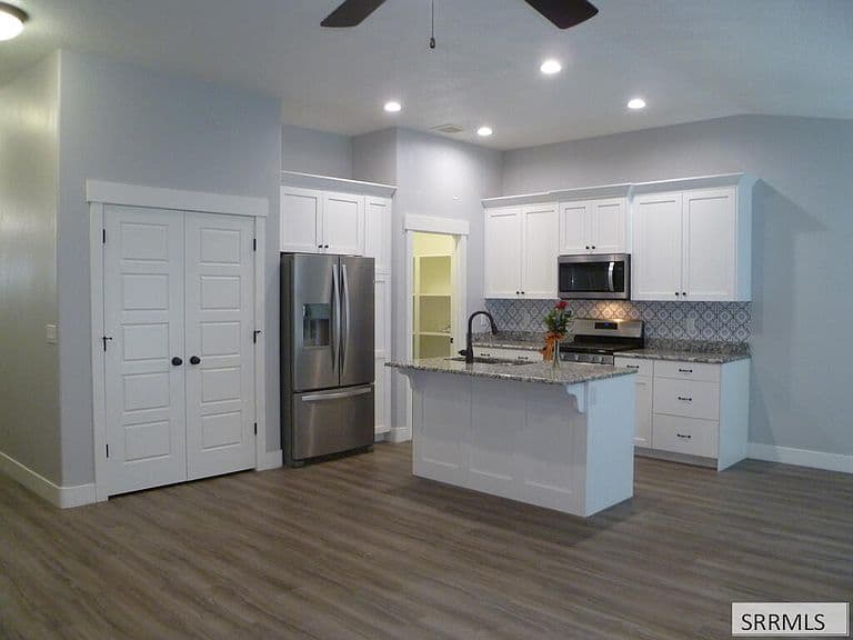 5054 Jake Ave photo 4