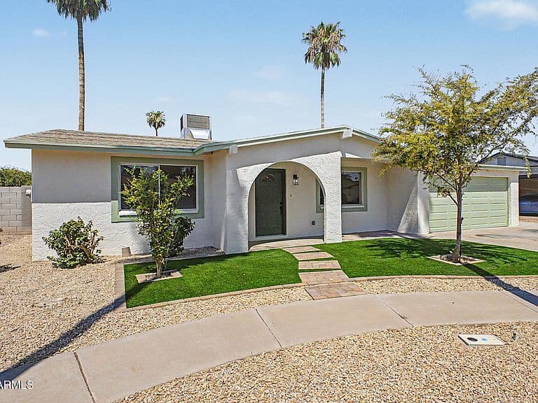 2438 W JACINTO Avenue photo 2