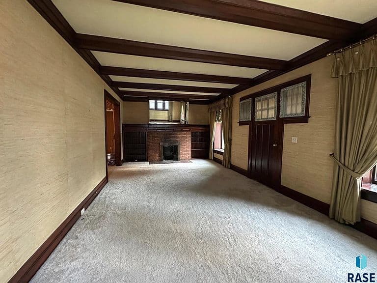 320 S Prairie Ave photo 4