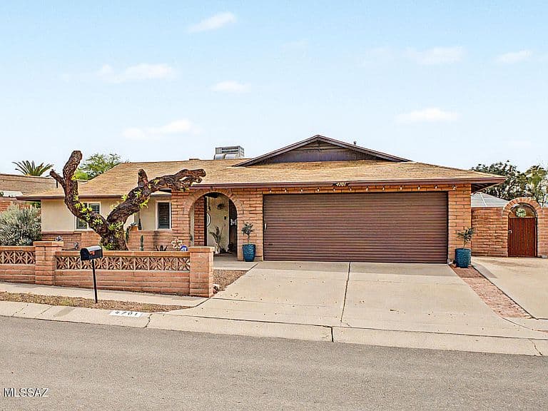 4701 W Red Wolf Dr photo 5