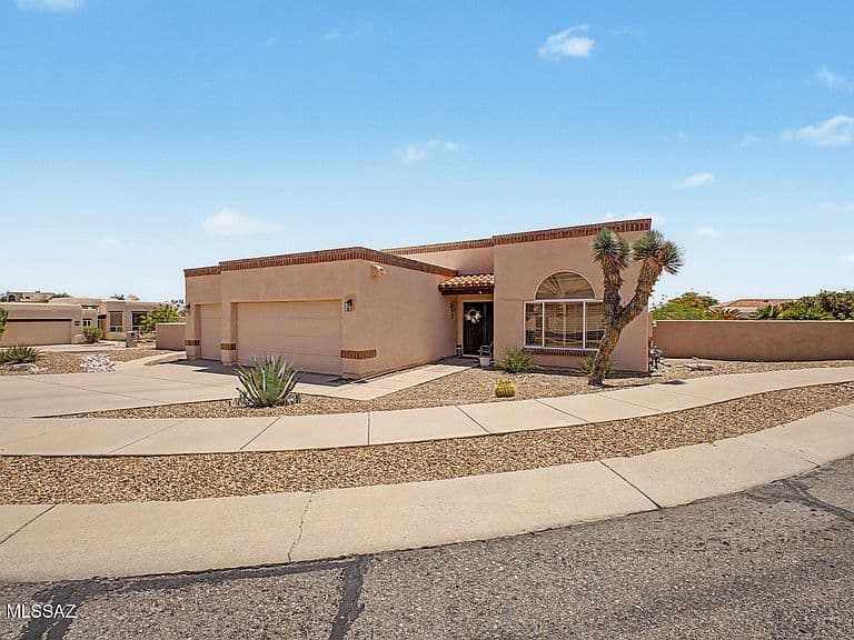 5026 E Colby Pl photo 2