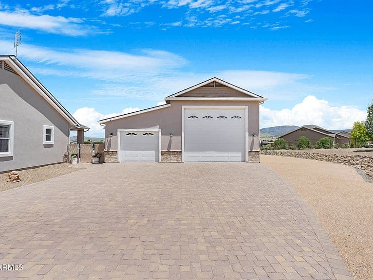 9480 E PRONGHORN Lane photo 4