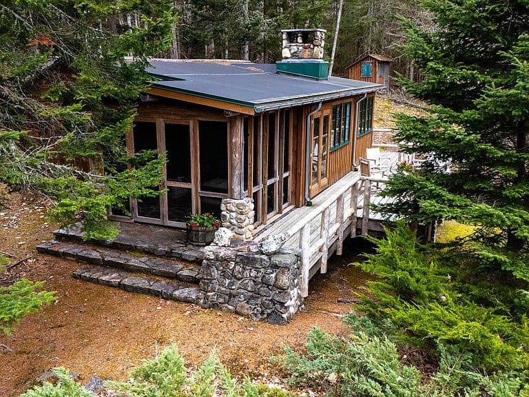 36 Mountain Road photo 1