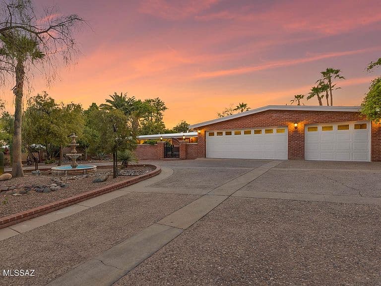 7329 N Yucca Via photo 4