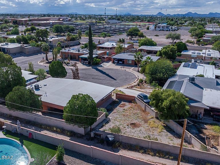 610 N Gene Pl photo 5