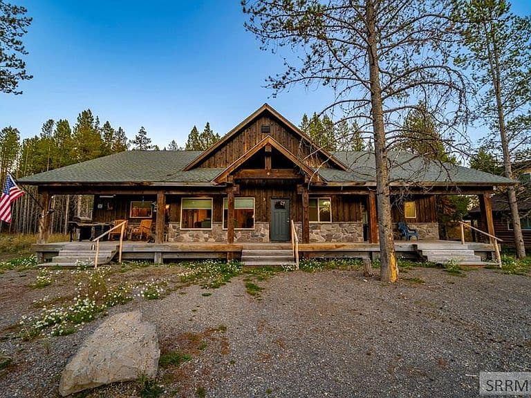 3770 Arctic Fox Dr photo 4