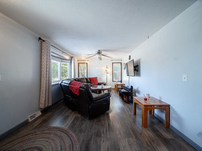 6119 Tower Ct photo 4