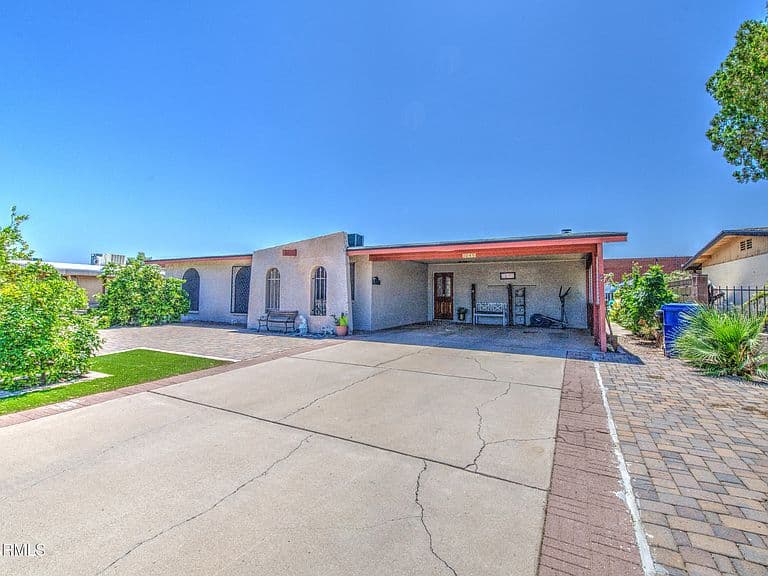 1049 W FRITO Avenue photo 2