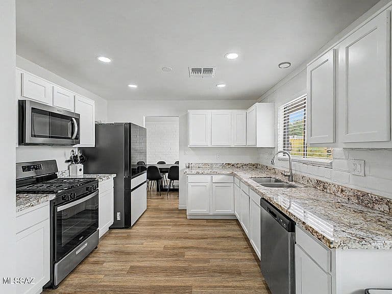3230 W Via Santa Dorotea photo 4