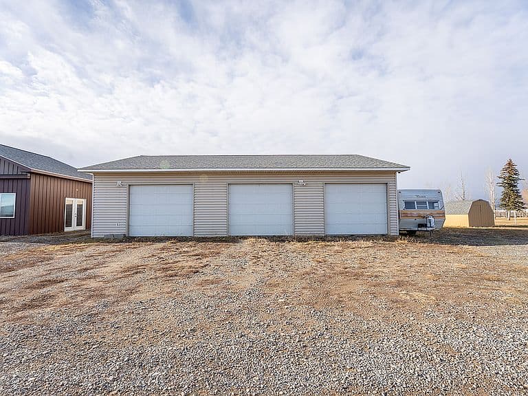 3562 Strandberg Dr photo 4