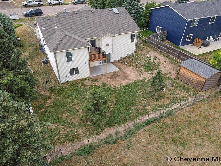 1112 Crescent Dr photo 5