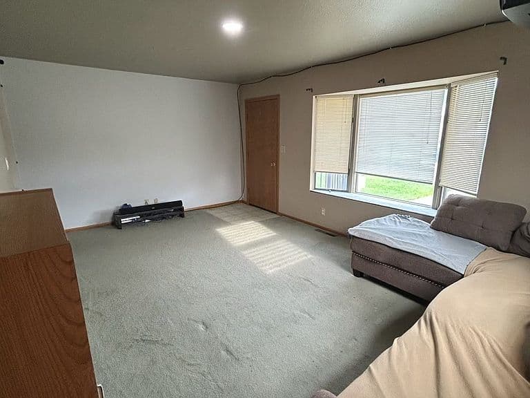 403 Linden Ave photo 5