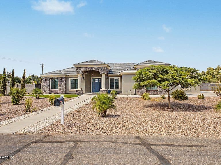 17424 W KEIM Drive photo 3