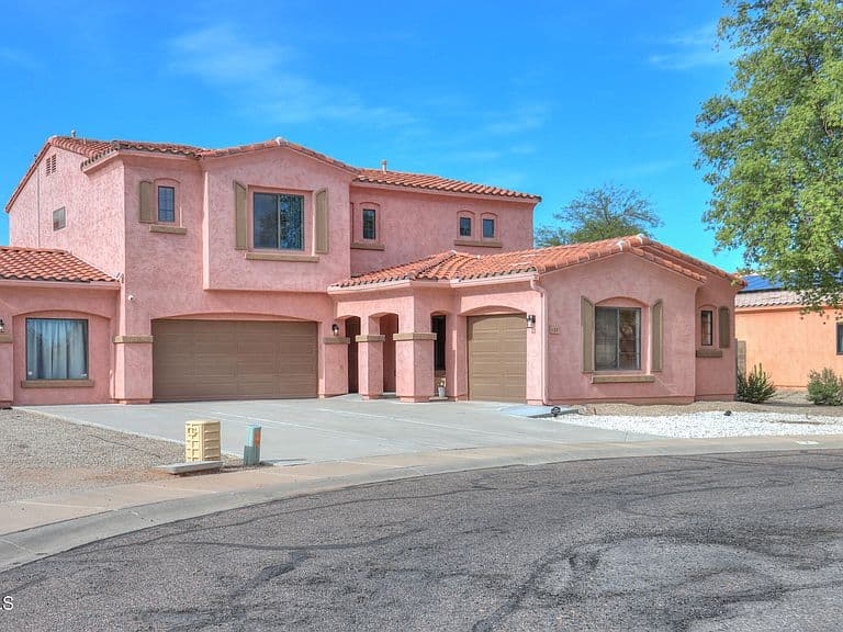 121 N Silverwood Dr photo 2