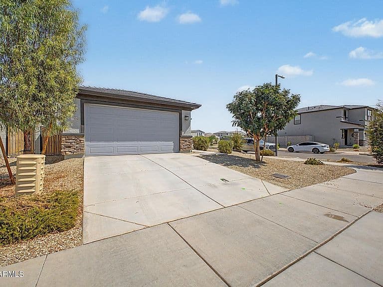 17308 W DALEY Lane photo 3