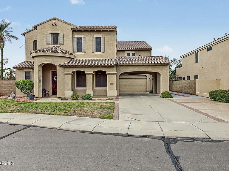 13038 W SEGOVIA Drive photo 2