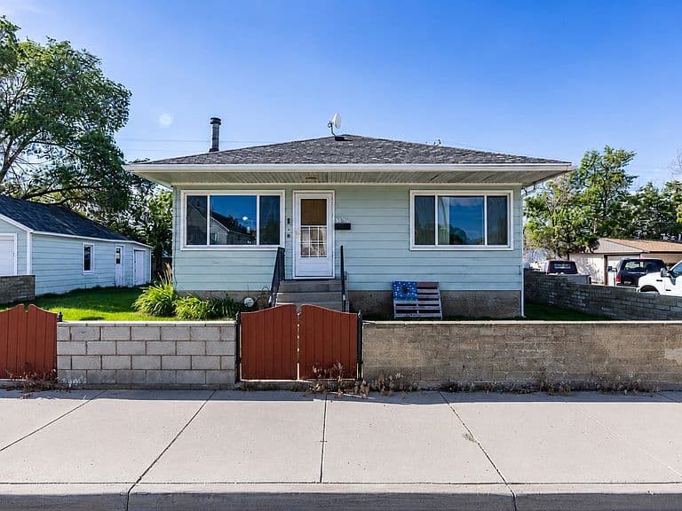 1302 Clark St photo 1
