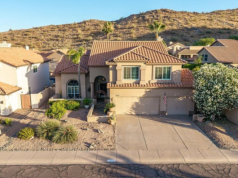 2547 E AMBER RIDGE Way photo 1