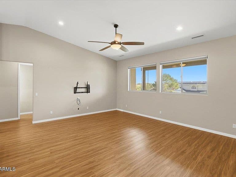 4449 HORNET Drive photo 3