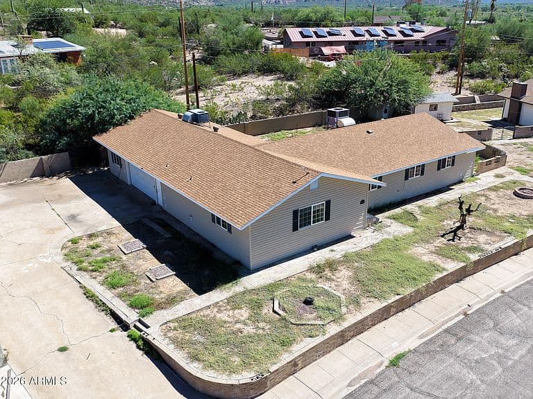 210 W VICTORIA Circle photo 3