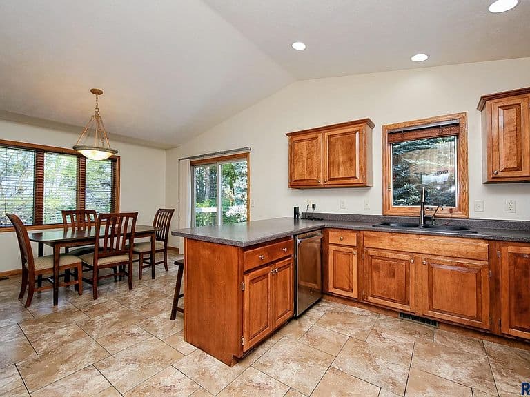 25569 470th Ave photo 4