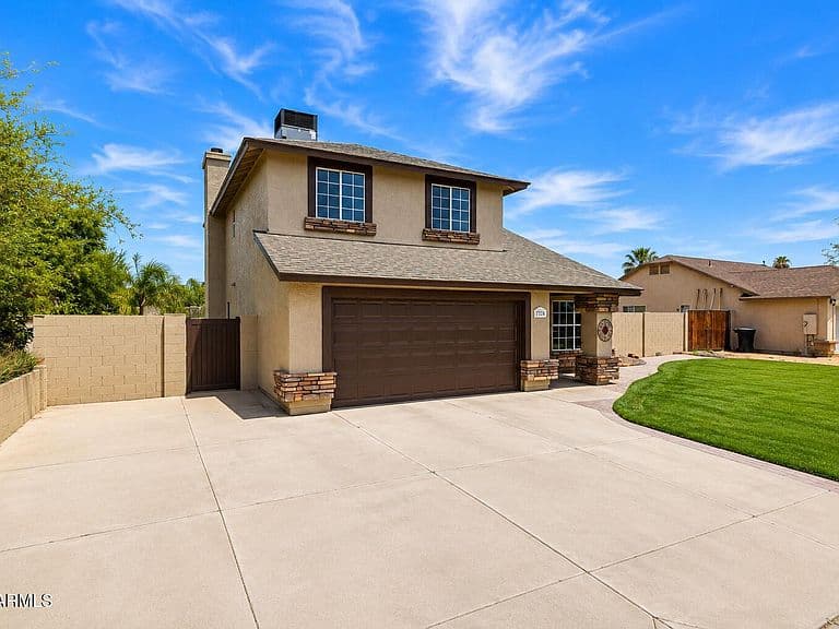 7726 W CINNABAR Avenue photo 2